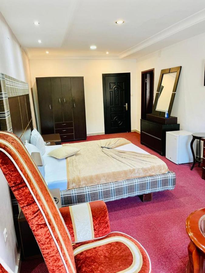 Class Hotel Brazzaville Buitenkant foto