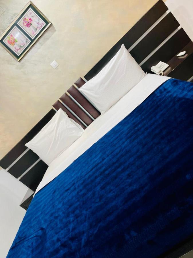 Class Hotel Brazzaville Buitenkant foto