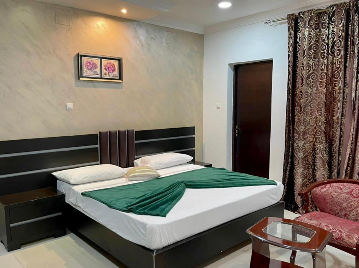 Class Hotel Brazzaville Buitenkant foto