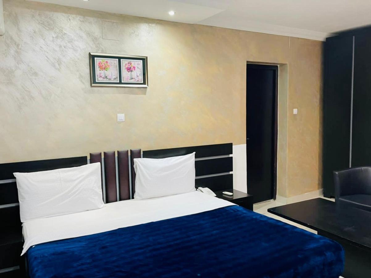 Class Hotel Brazzaville Buitenkant foto