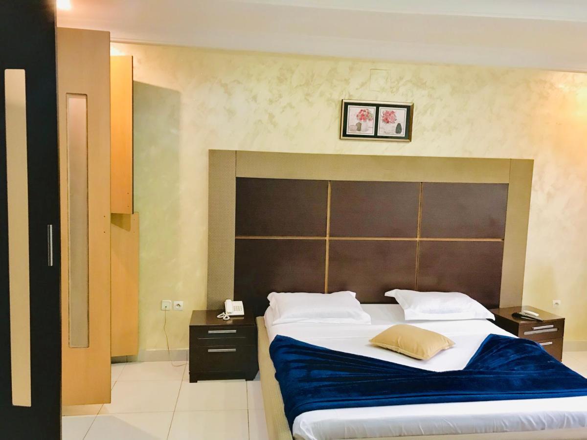 Class Hotel Brazzaville Buitenkant foto