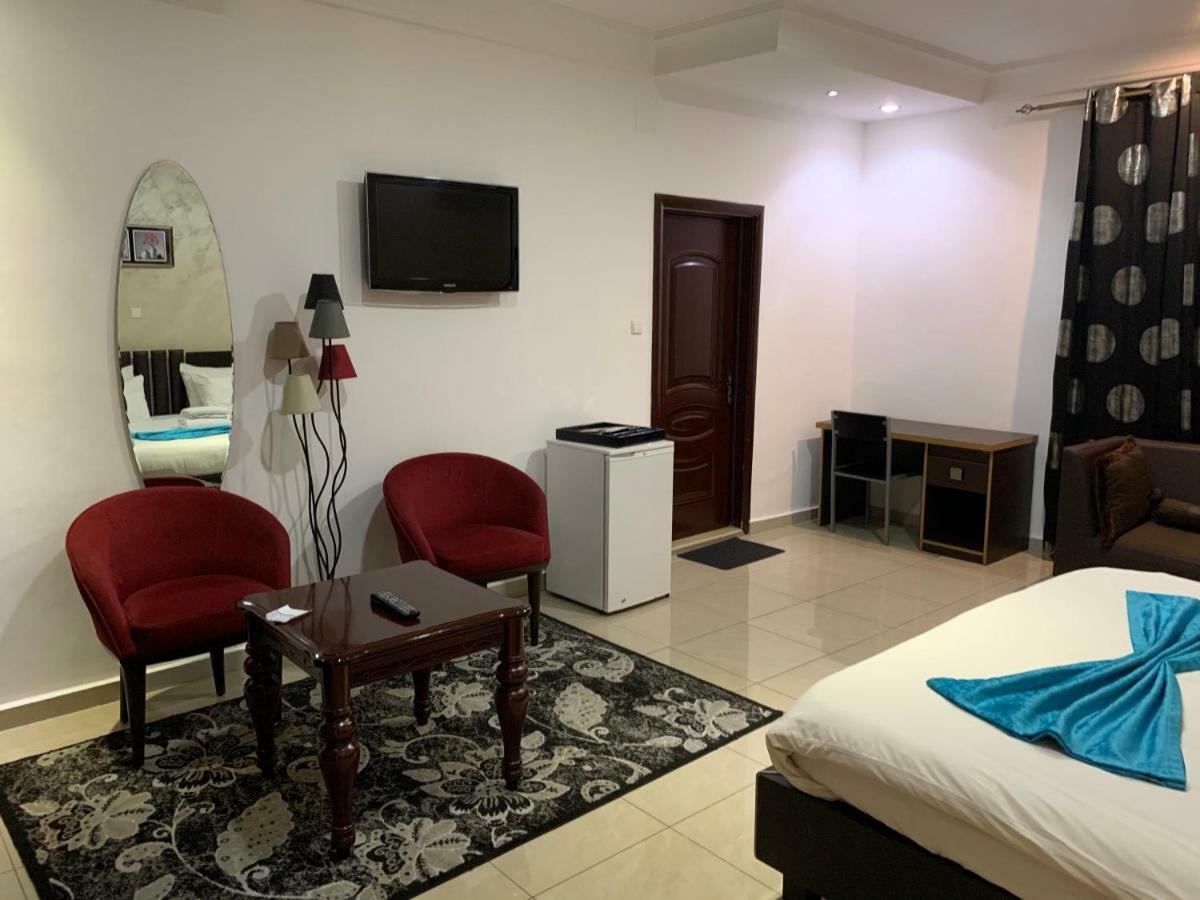 Class Hotel Brazzaville Buitenkant foto