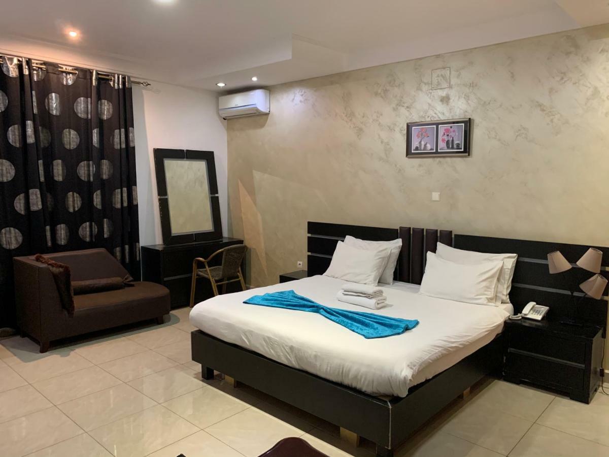 Class Hotel Brazzaville Buitenkant foto