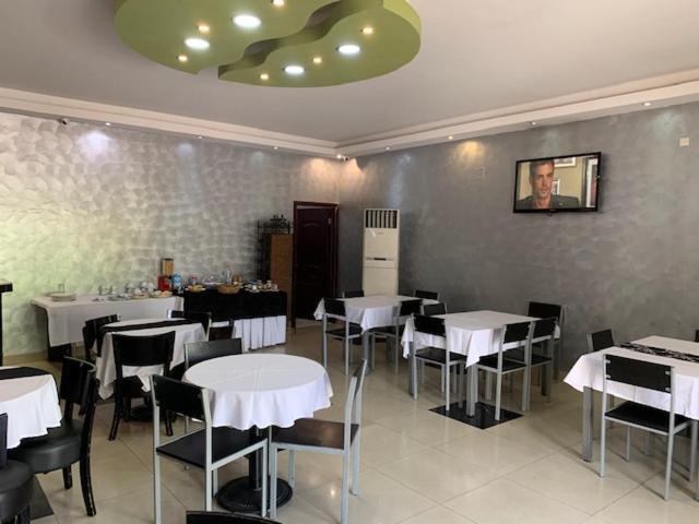 Class Hotel Brazzaville Buitenkant foto
